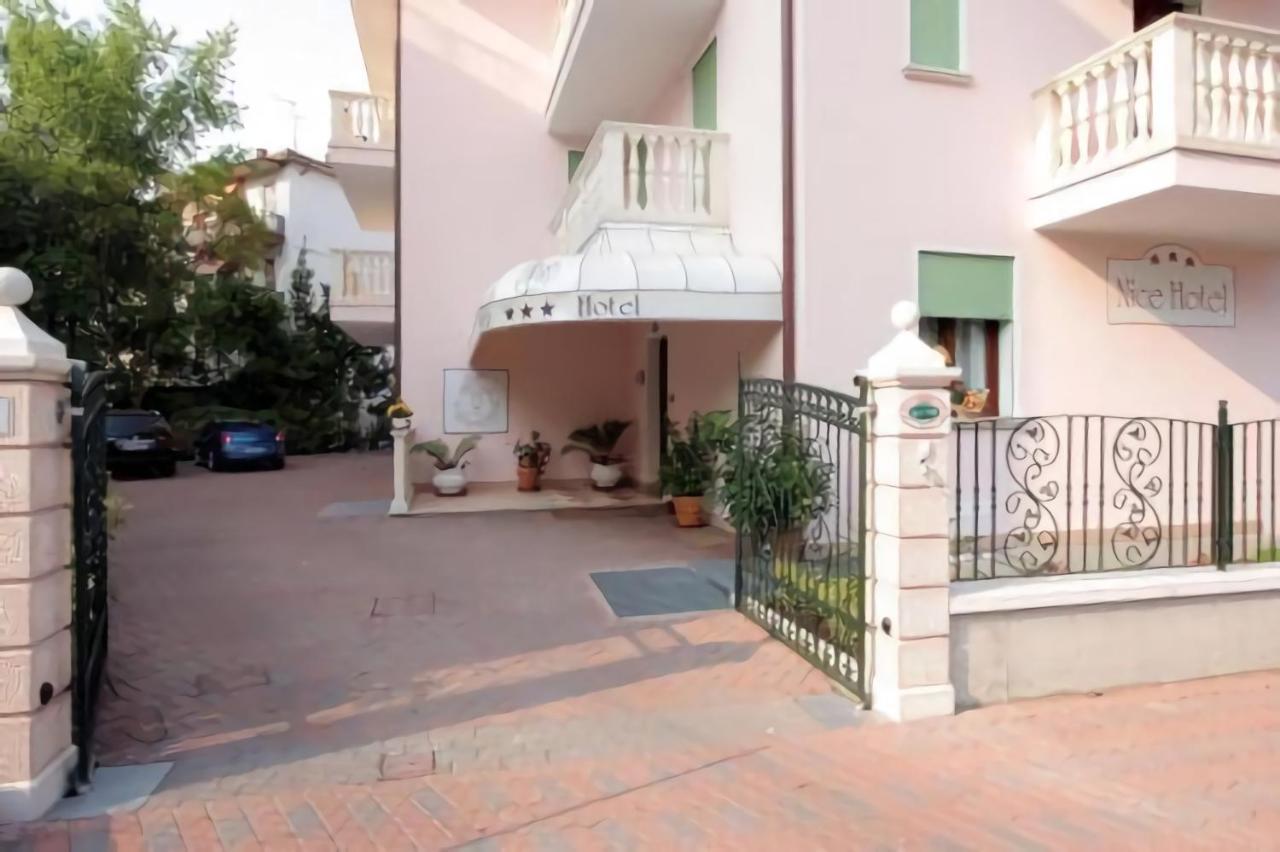 Nice Hotel Mestre Bagian luar foto