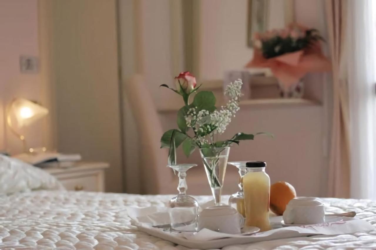 Nice Hotel Mestre Bagian luar foto