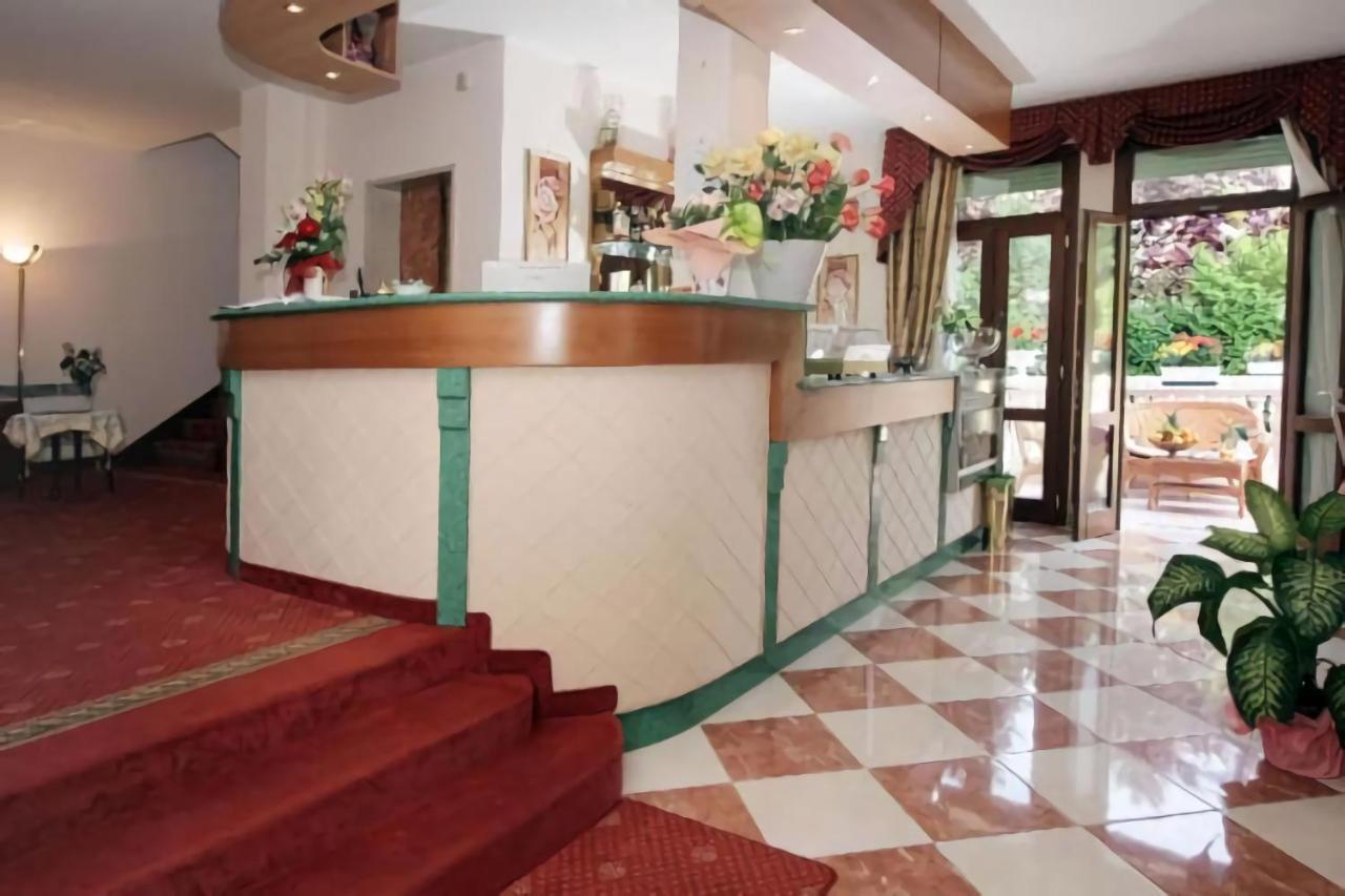 Nice Hotel Mestre Bagian luar foto