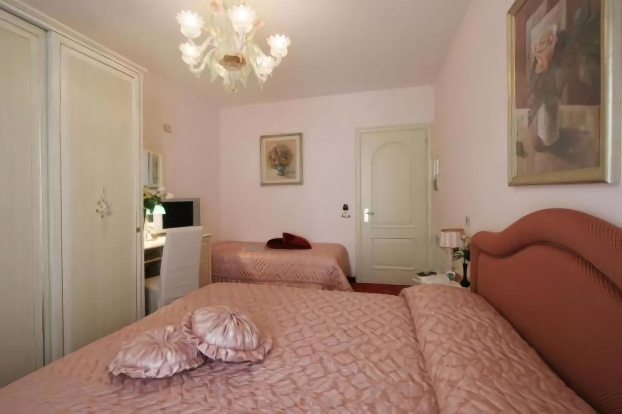 Nice Hotel Mestre Bagian luar foto