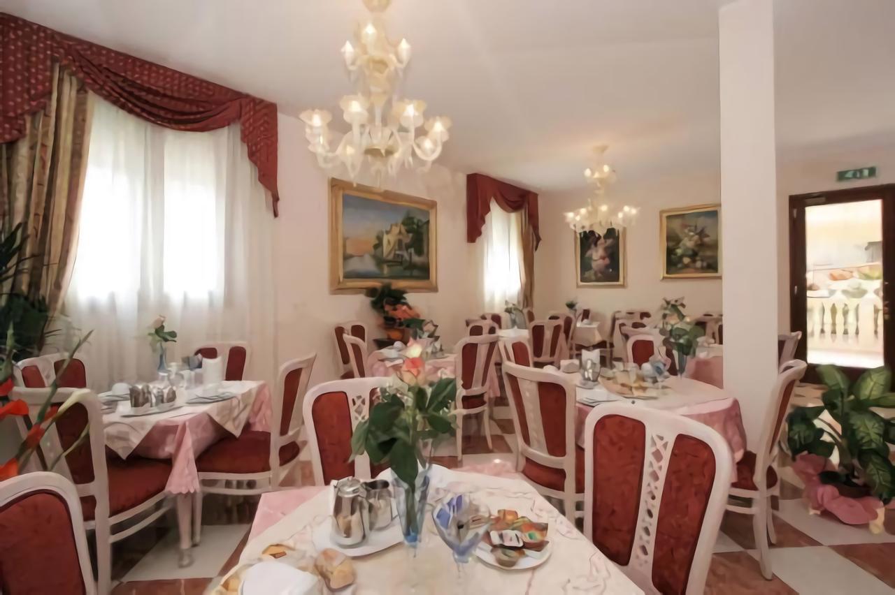 Nice Hotel Mestre Bagian luar foto